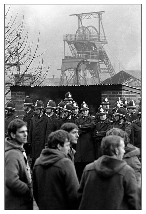 Greetings card of an early morning picket, Celynen South Colliery, South Wales, 6 November 1984.