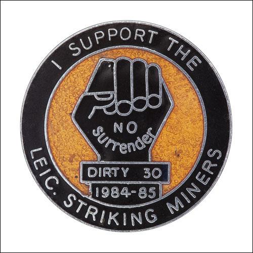 Greetings card of the enamel badge of the Dirty 30.