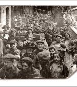 The front of the greetings card of women chainmakers on strike in 1910.